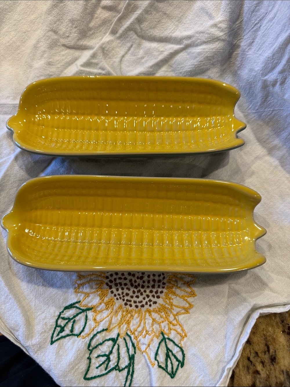 Le Creuset Yellow Corn Butter Dish Set (2)